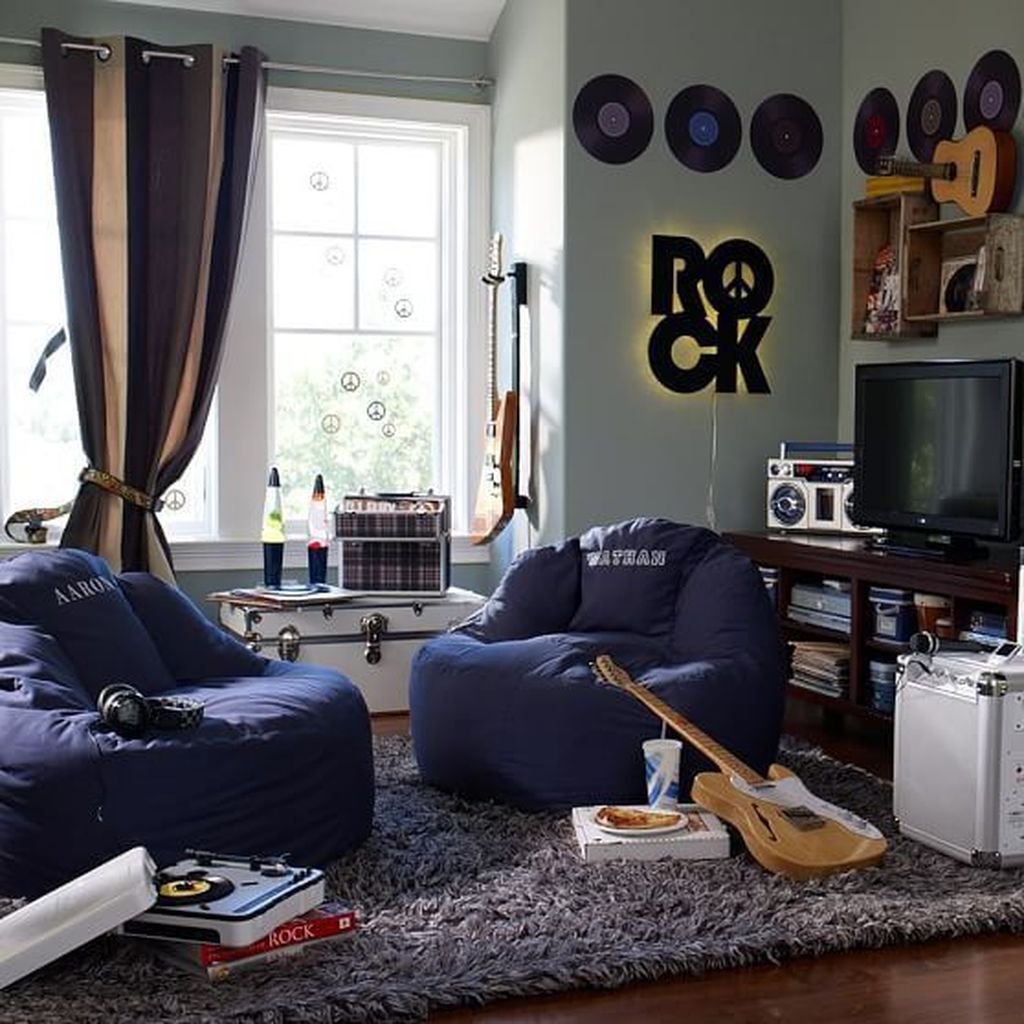 Cómo decorar la habitación juvenil en función de la actividad principal del  adolescente: desde deportes hasta música o arte - Muebles Orts Blog