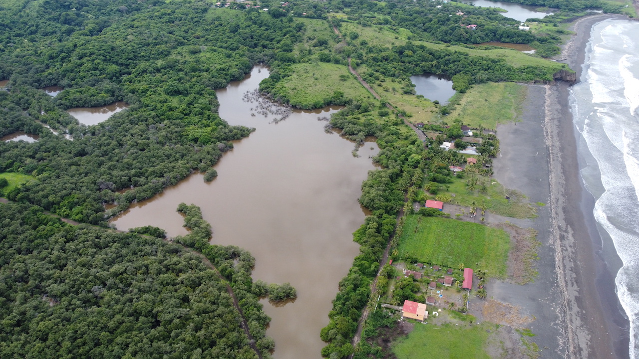 Peñon-Bajamar-Puntarenas-Costa-Rica