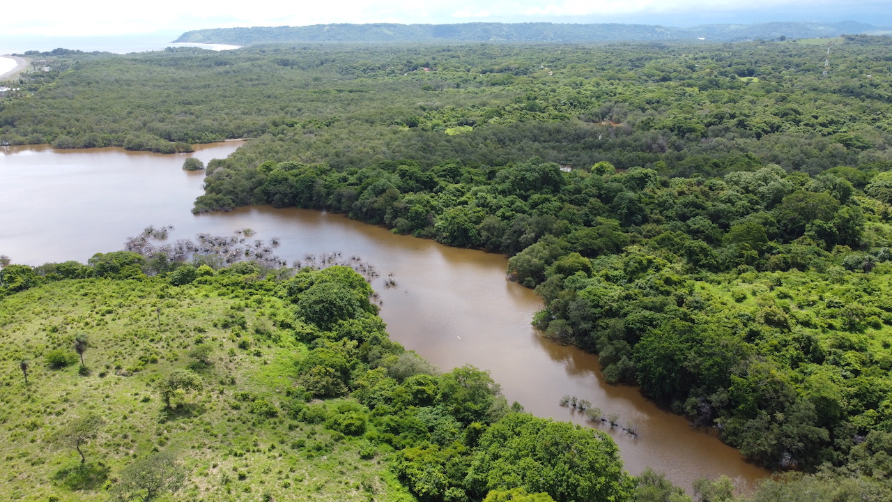 Peñon-Bajamar-Puntarenas-Costa-Rica