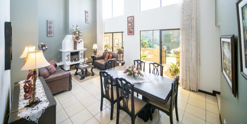 Very-welcoming-house-harmonious-spaces-peaceful-living-11